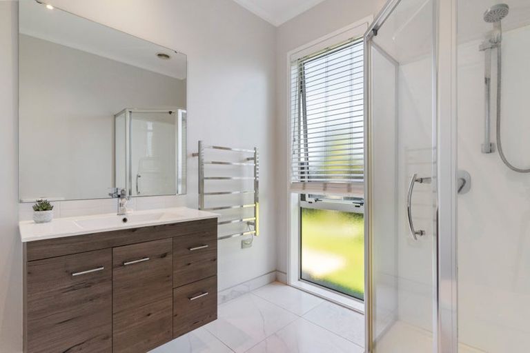 Photo of property in 8 Huarahi Pai Road, Huapai, Kumeu, 0810