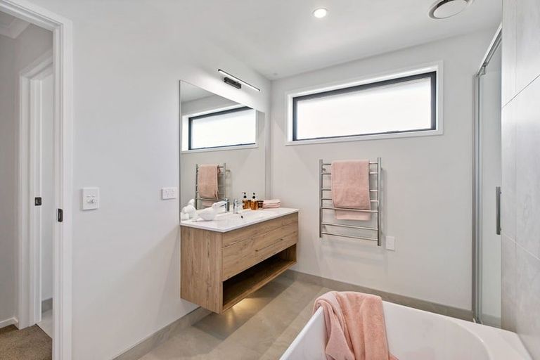 Photo of property in 2 Walter Lawry Road, Paerata, Pukekohe, 2124