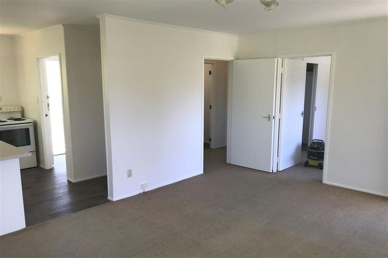 Photo of property in 1/16a Diana Drive, Glenfield, Auckland, 0627