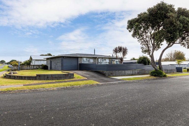 Photo of property in 27 High Street East, Waitara, 4320