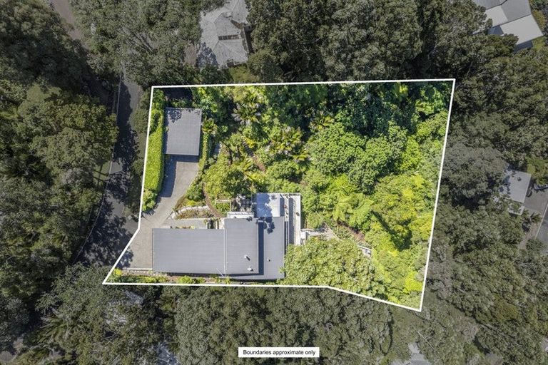 Photo of property in 20 Rangiwai Road, Titirangi, Auckland, 0604