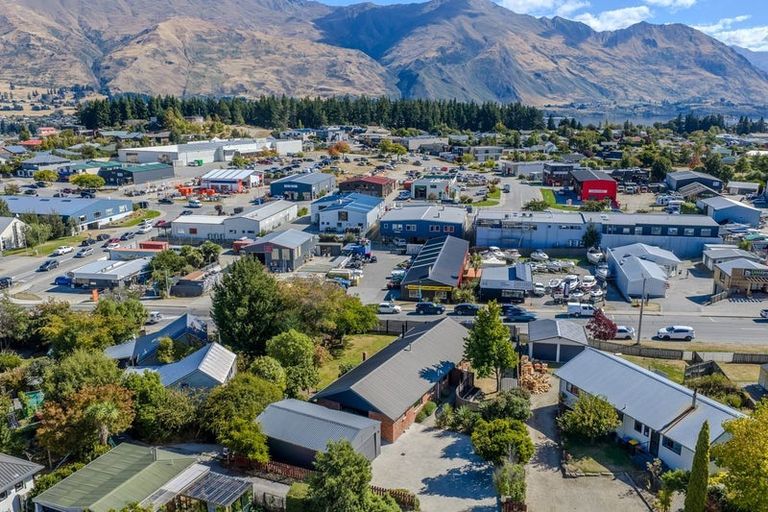 Photo of property in 13 Aeolus Place, Wanaka, 9305