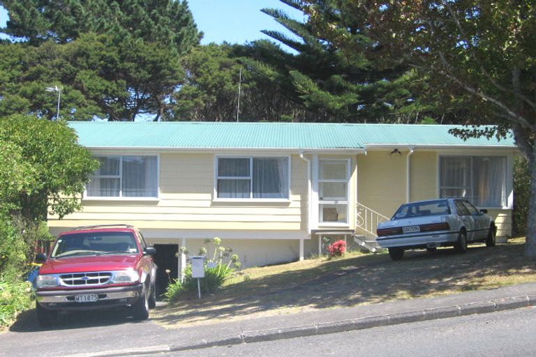 Photo of property in 47 Easton Park Parade, Glenfield, Auckland, 0629