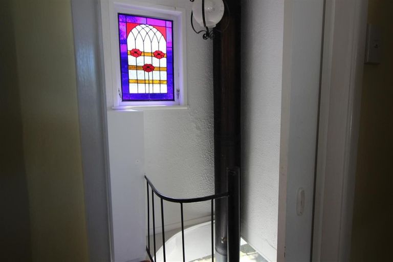 Photo of property in 17 Rimutaka Place, Titirangi, Auckland, 0604