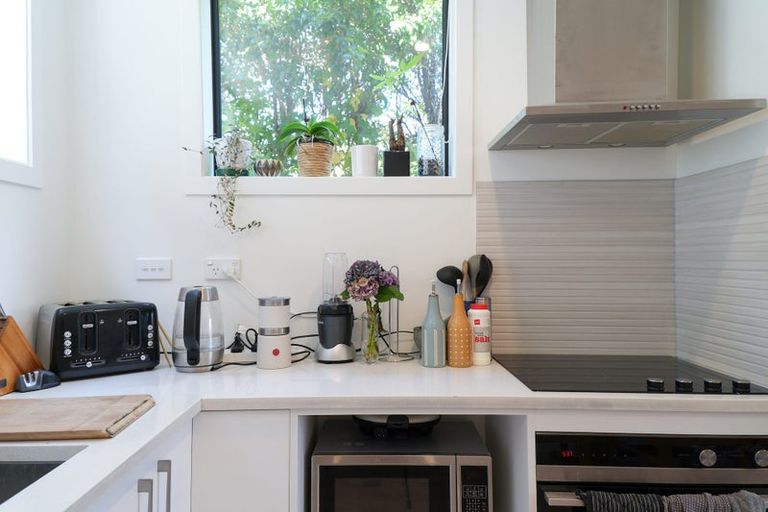 Photo of property in 12/12 Tawa Road, Te Atatu Peninsula, Auckland, 0610