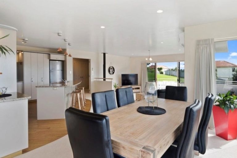 Photo of property in 53 Homestead Place, Welcome Bay, Tauranga, 3112