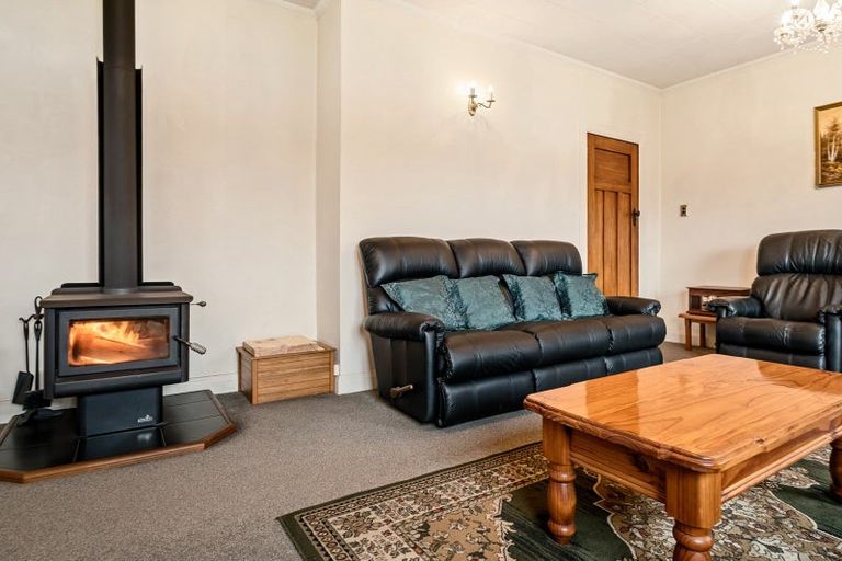 Photo of property in 220 Mangorei Road, Merrilands, New Plymouth, 4312