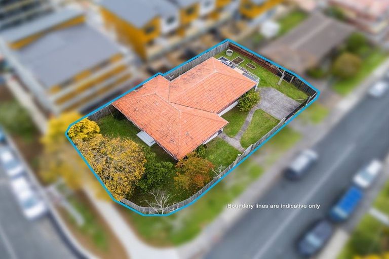 Photo of property in 2a Kereru Street, Henderson, Auckland, 0612