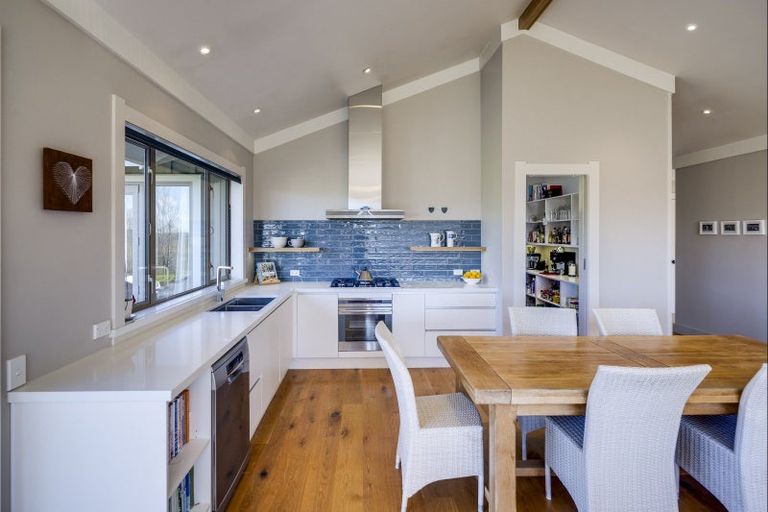 Photo of property in 137 Walcott Lane, Kahuranaki, 4295