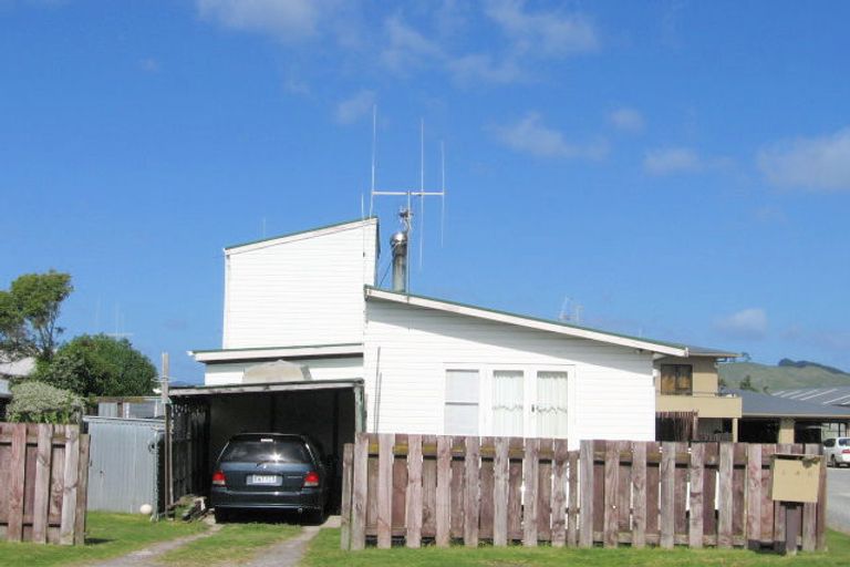 Photo of property in 8a Simpson Road, Papamoa Beach, Papamoa, 3118