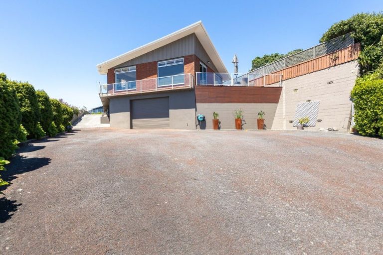 Photo of property in 19 Port View Crescent, Moturoa, New Plymouth, 4310