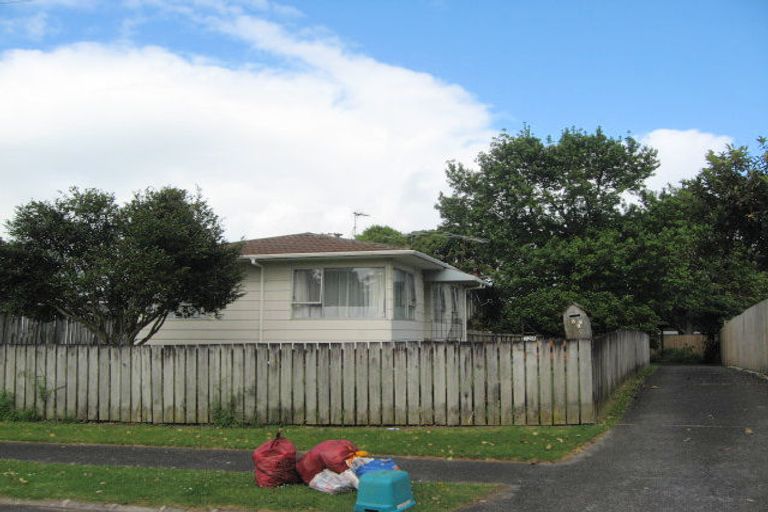 Photo of property in 1/32 Challen Close, Conifer Grove, Takanini, 2112