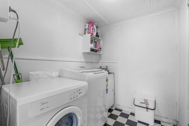 Photo of property in 1 Ann Street, Bluff, 9814