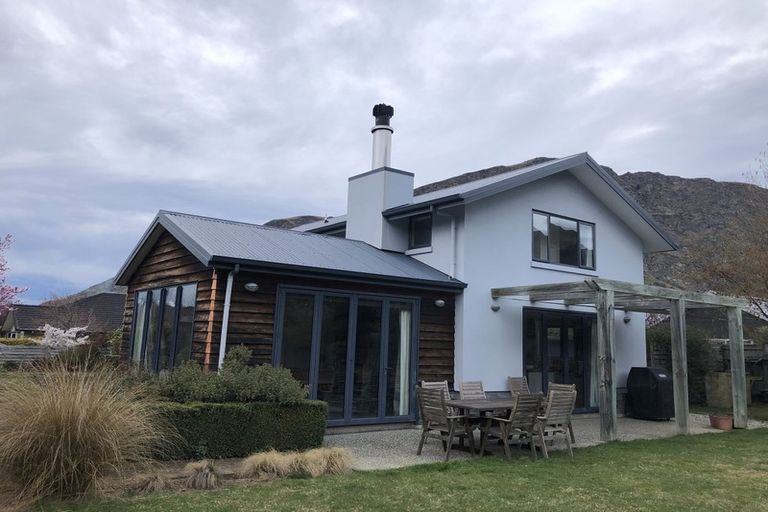 Photo of property in 2b Amber Close, Arthurs Point, Queenstown, 9371