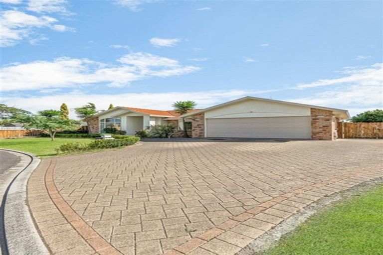 Photo of property in 5 Brosna Place, East Tamaki, Auckland, 2016