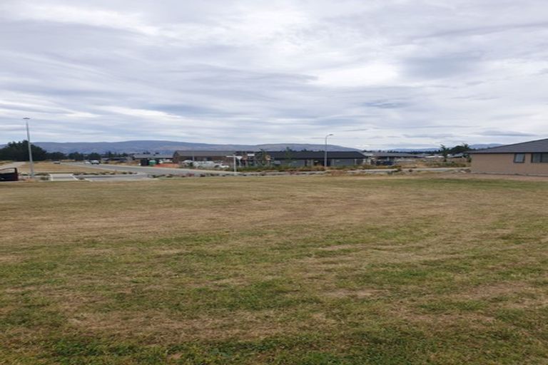 Photo of property in 35 Timsfield Drive, Lake Hawea, Wanaka, 9382