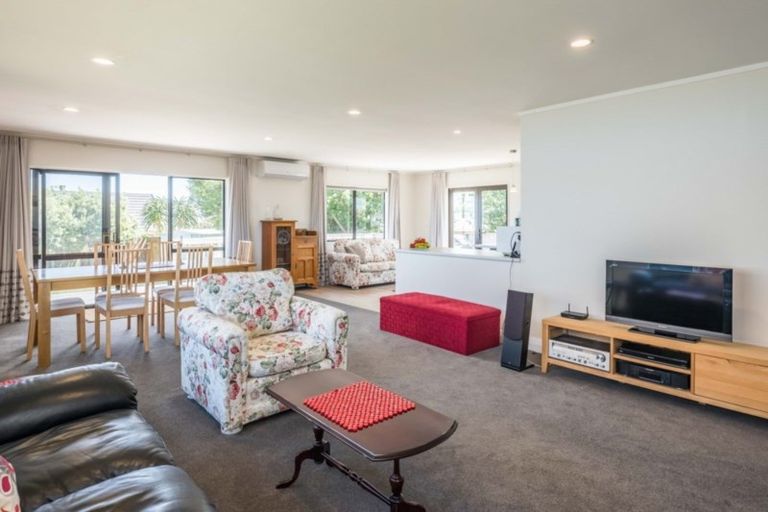 Photo of property in 42 Hicks Crescent, Waikanae Beach, Waikanae, 5036