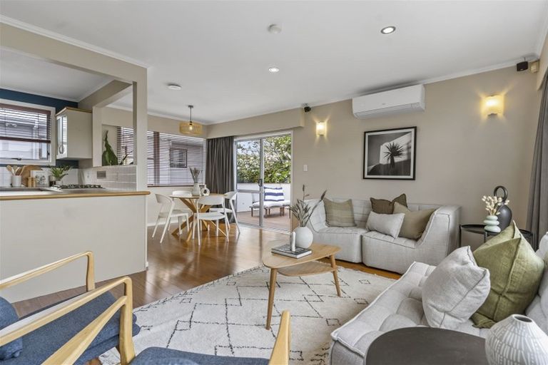 Photo of property in 22 Bayside Avenue, Te Atatu Peninsula, Auckland, 0610