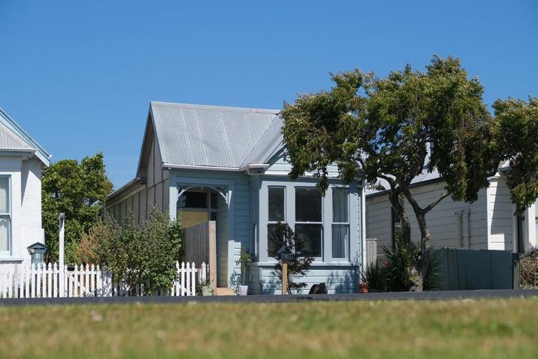 Photo of property in 17 Helena Street, Forbury, Dunedin, 9012