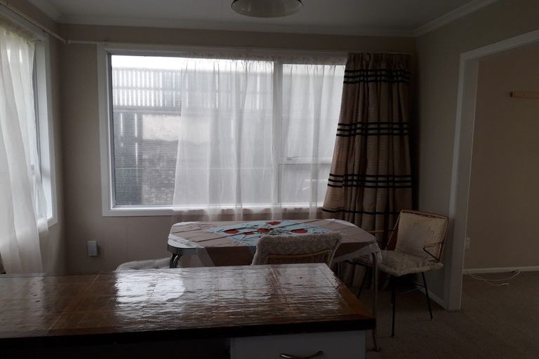 Photo of property in 6 Omata Road, Westown, New Plymouth, 4310