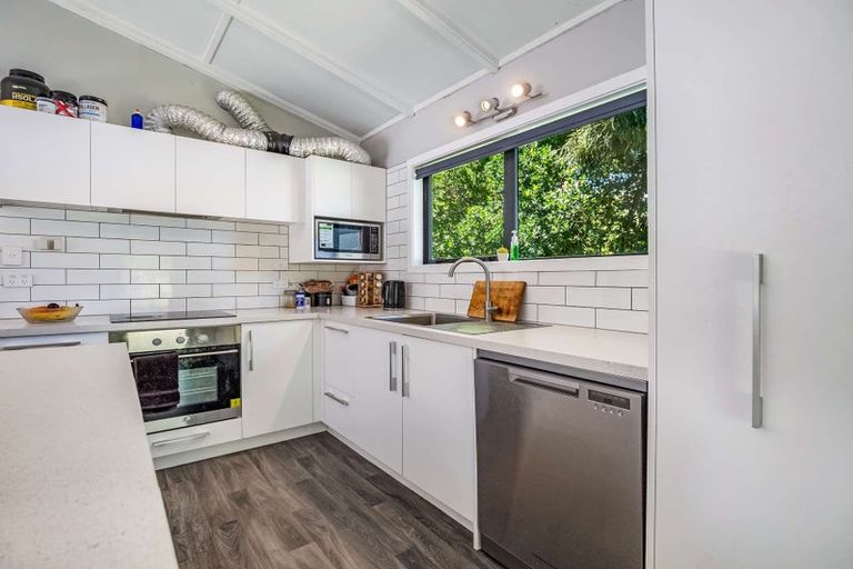 Photo of property in 96a Grand Vue Road, Kawaha Point, Rotorua, 3010