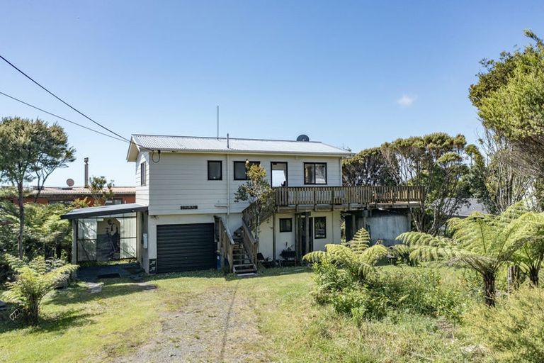 Photo of property in 145 Piha Road, Piha, New Lynn, 0772