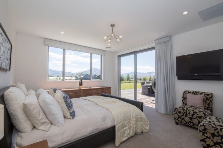 Photo of property in 2 Nokomai Street, Wanaka, 9305