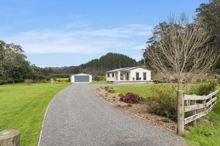 Photo of property in 17 Wattle Bay Road, Manukau Heads, Waiuku, 2684