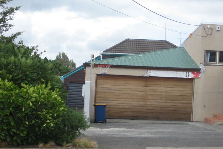 Photo of property in 2/1 Livingstone Street, Milford, Auckland, 0620