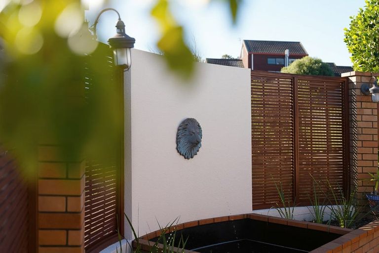 Photo of property in 2 Burgundy Park Avenue, Henderson, Auckland, 0612