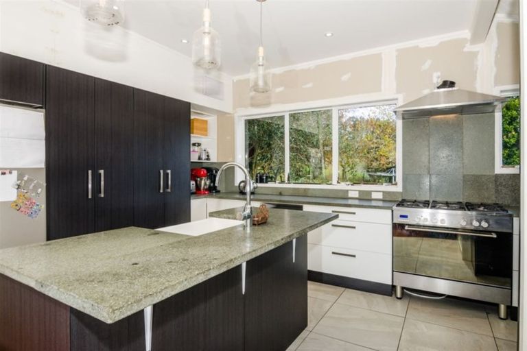 Photo of property in 1238 Peak Road, Helensville, 0875