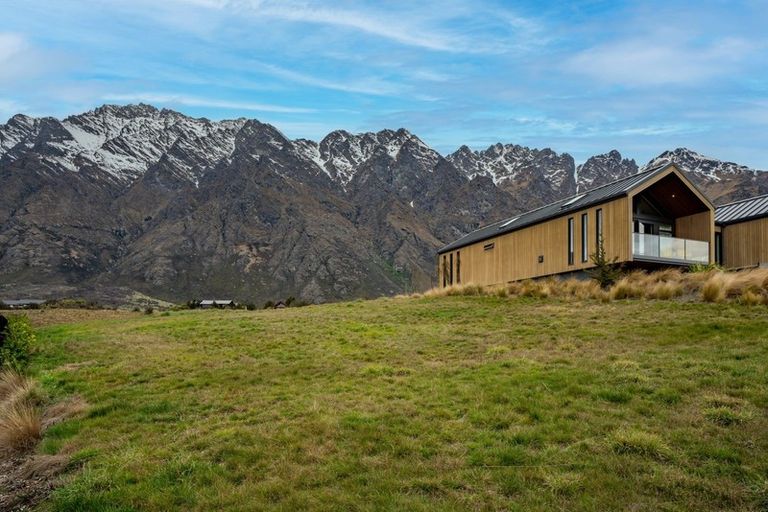 Photo of property in 24 Falconer Rise, Jacks Point, Queenstown, 9371