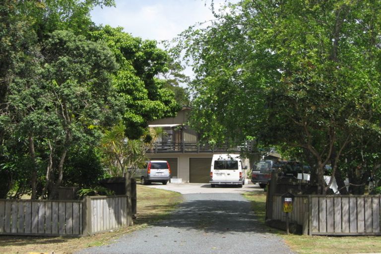 Photo of property in 918 Whangaparaoa Road, Manly, Whangaparaoa, 0930