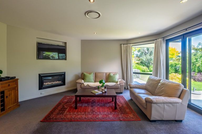 Photo of property in 128 Kings Drive, Wanaka, 9305