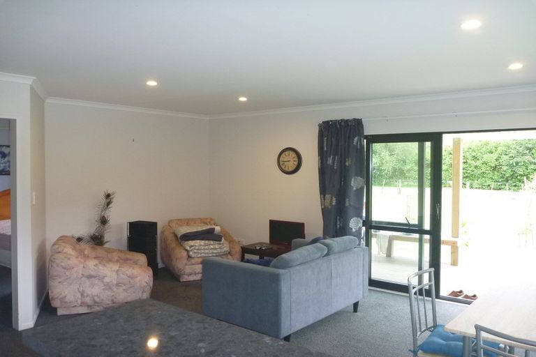 Photo of property in 146 Boord Crescent, Kumeu, 0891