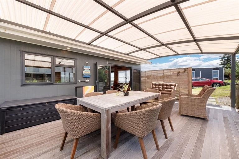 Photo of property in 607 Pukehina Parade, Pukehina, Te Puke, 3189