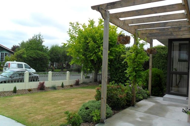 Photo of property in 52 Oriana Crescent, Hornby, Christchurch, 8042