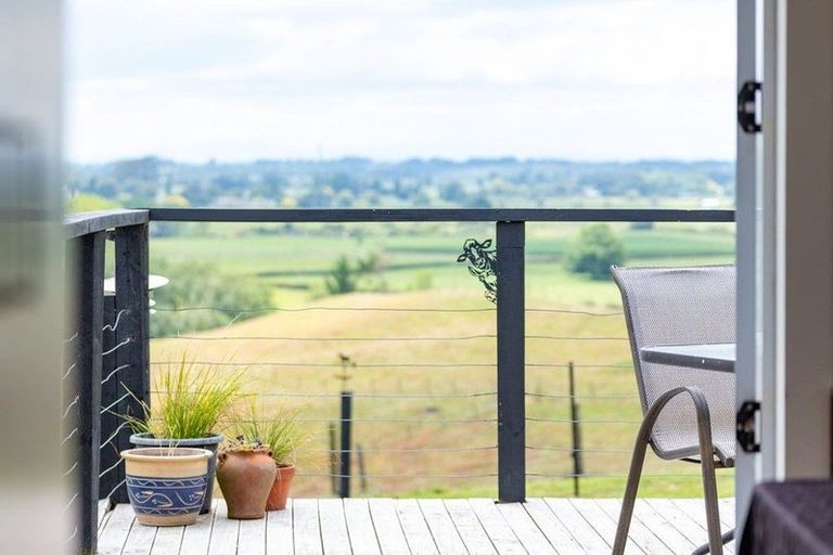 Photo of property in 112 Grove Road, Te Pahu, Hamilton, 3285