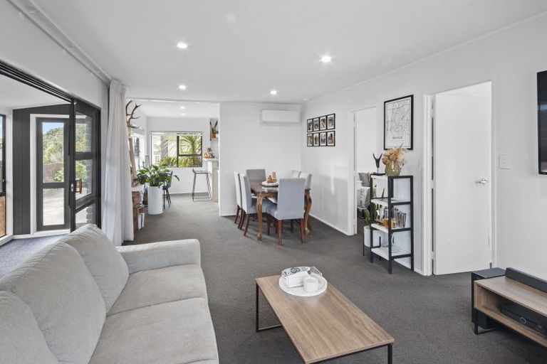 Photo of property in 12a Landscape Road, Pukekohe, 2120