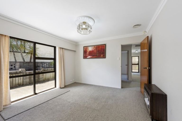 Photo of property in 14 King Charles Drive, Kingsley Heights, Upper Hutt, 5018