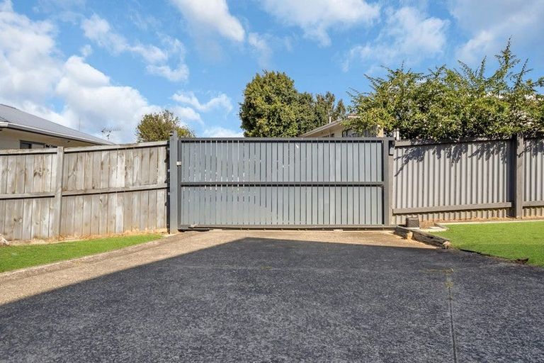 Photo of property in 207 Mahia Road, Wattle Downs, Auckland, 2102