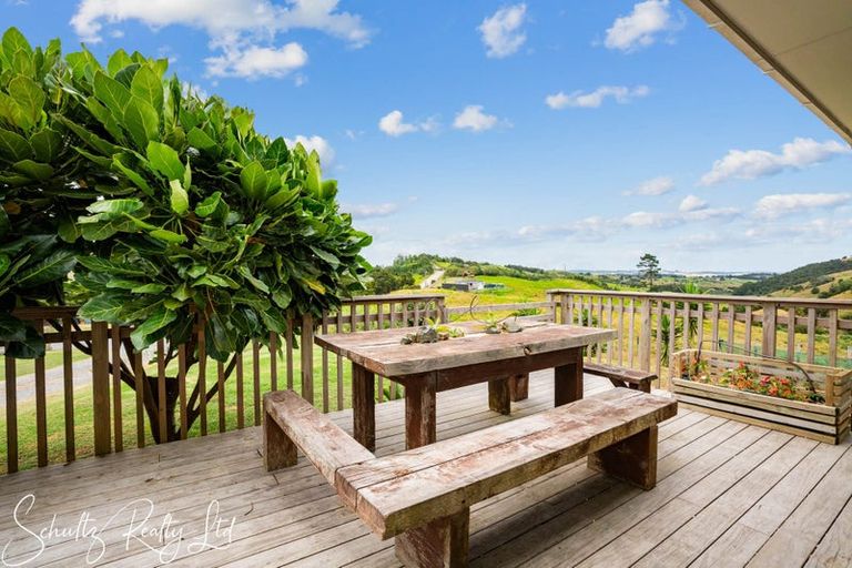 Photo of property in 178 Heatley Road, Whakapirau, Maungaturoto, 0583