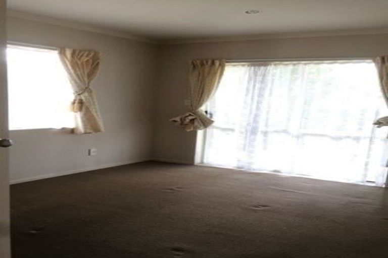 Photo of property in 65a Rodney Street, Howick, Auckland, 2014