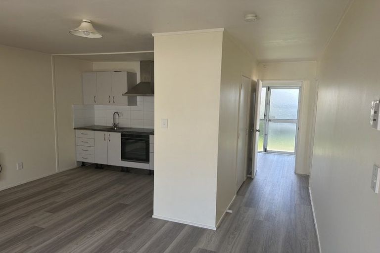 Photo of property in 1/29 Mon Desir Place, Manurewa, Auckland, 2102