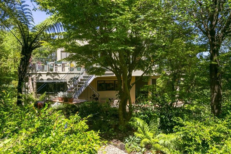 Photo of property in 40 Whakamoenga Point, Acacia Bay, Taupo, 3385