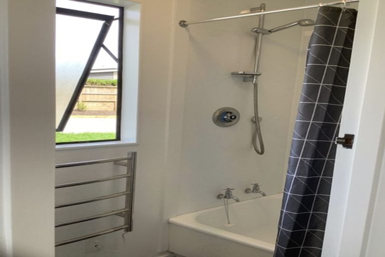 Photo of property in 18 Newberry Place, Richmond Heights, Taupo, 3330