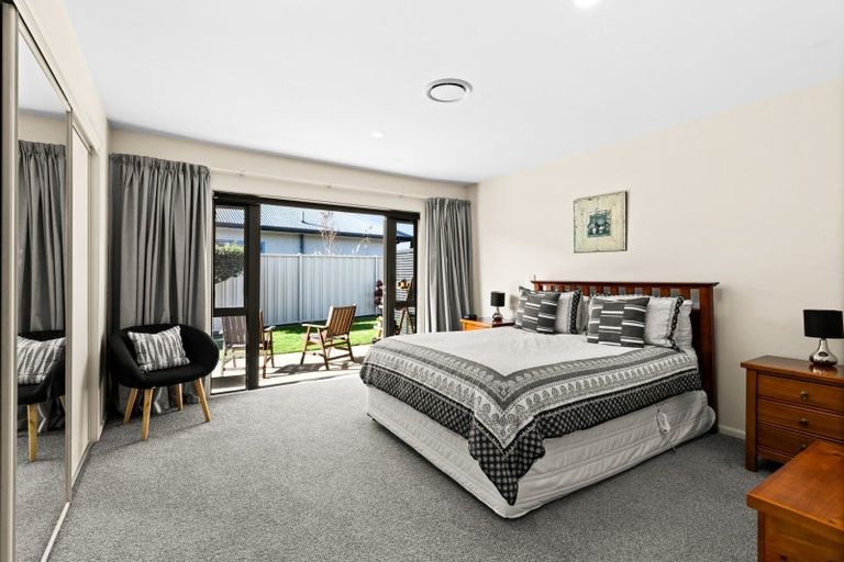 Photo of property in 8 Hanna Place, Havelock North, 4130