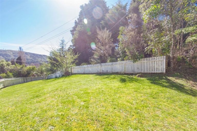 Photo of property in 79 Stokes Valley Road, Stokes Valley, Lower Hutt, 5019