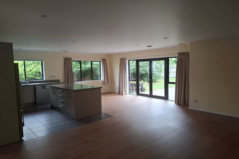 Photo of property in 8a Norfolk Drive, Cambridge, 3434