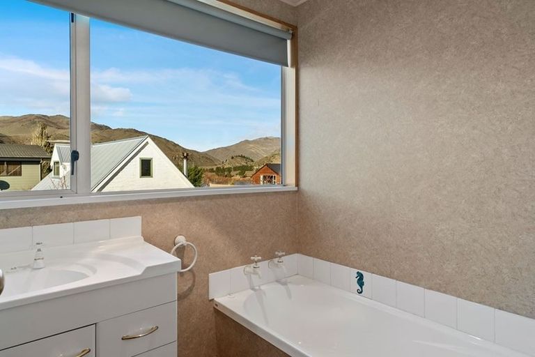 Photo of property in 27 Melmore Terrace, Cromwell, 9310